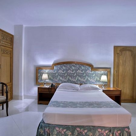 Hotel Purbani International Ltd. Дакка Экстерьер фото