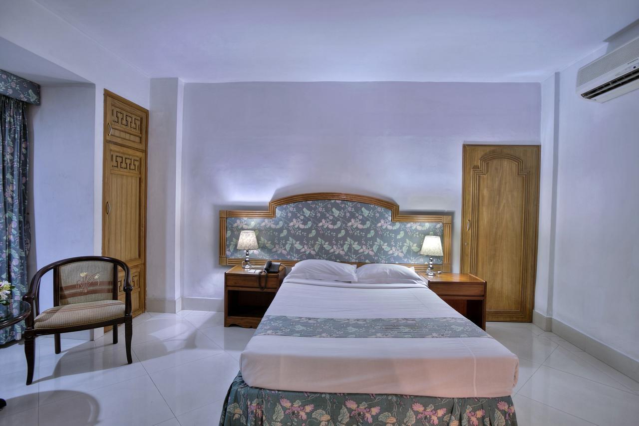 Hotel Purbani International Ltd. Дакка Экстерьер фото