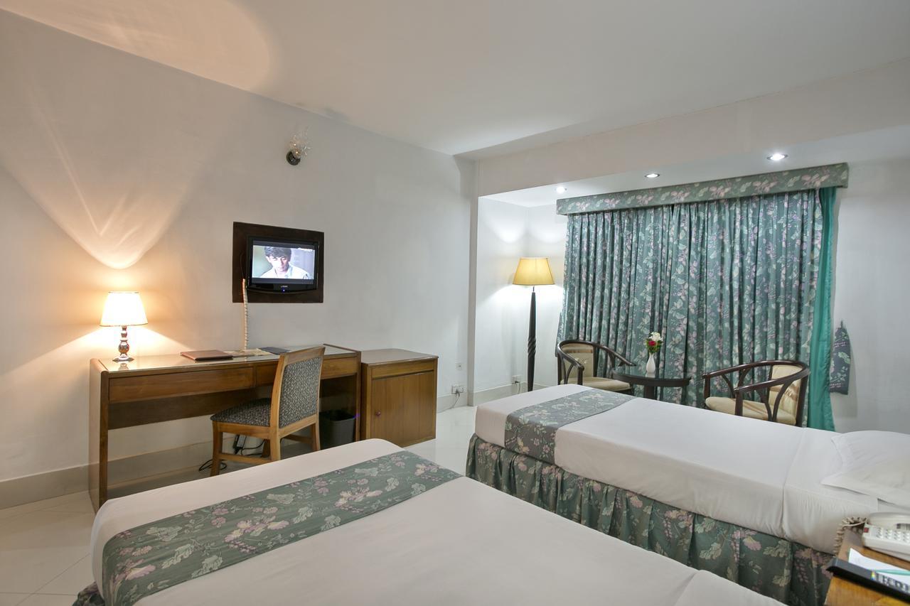 Hotel Purbani International Ltd. Дакка Экстерьер фото