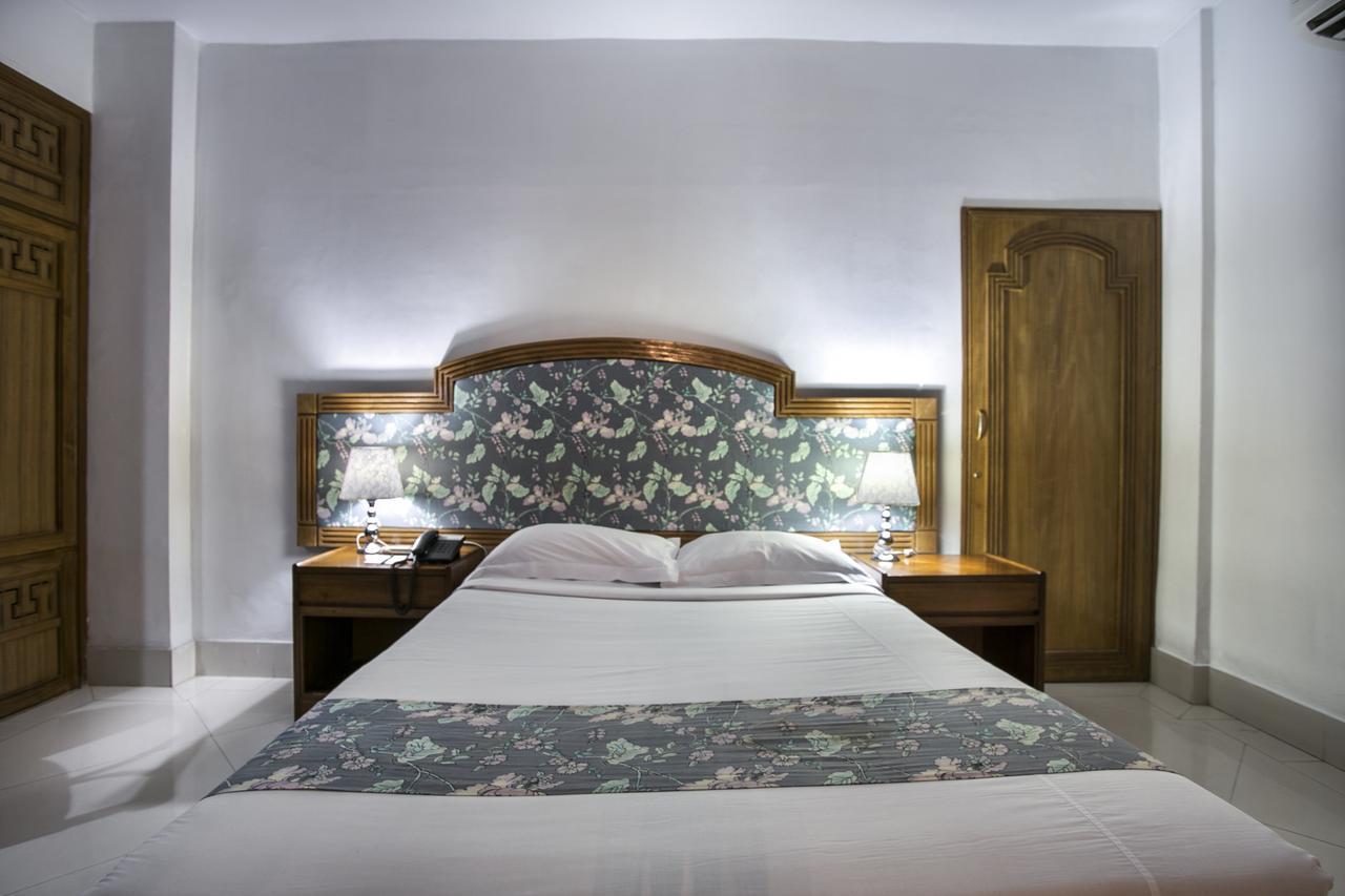 Hotel Purbani International Ltd. Дакка Экстерьер фото