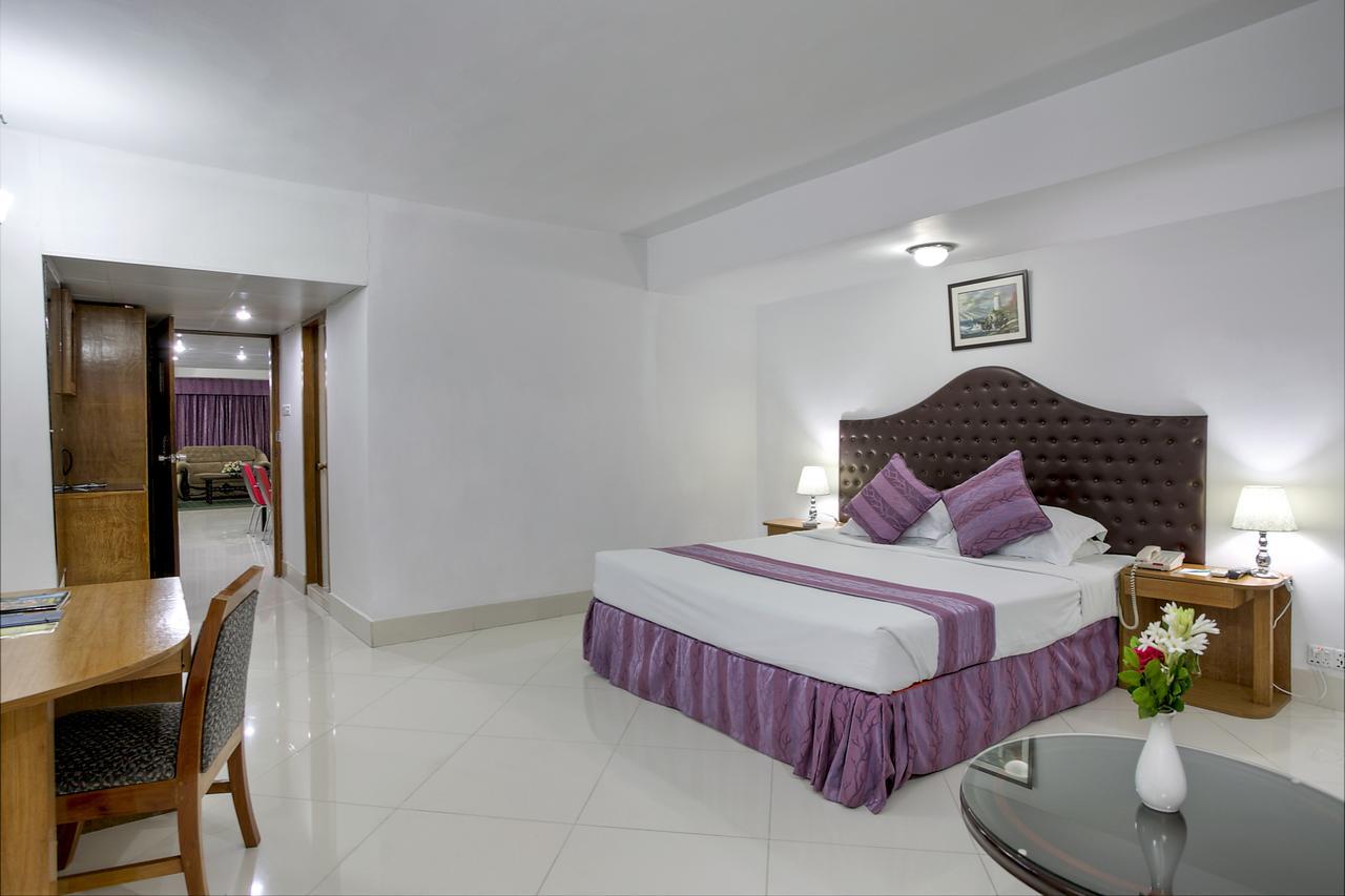 Hotel Purbani International Ltd. Дакка Экстерьер фото