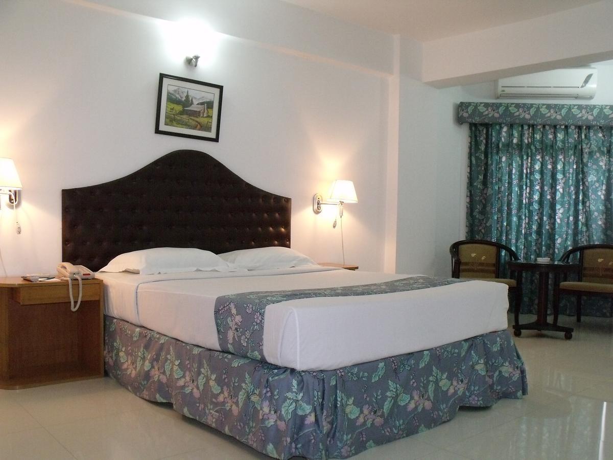 Hotel Purbani International Ltd. Дакка Экстерьер фото